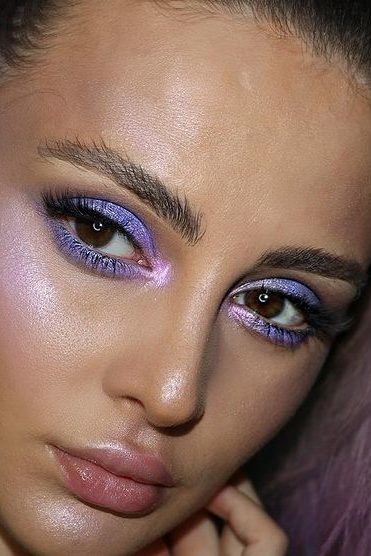 Colorful eyeshadow looks, purple and sparkly colorful eyeshadow look