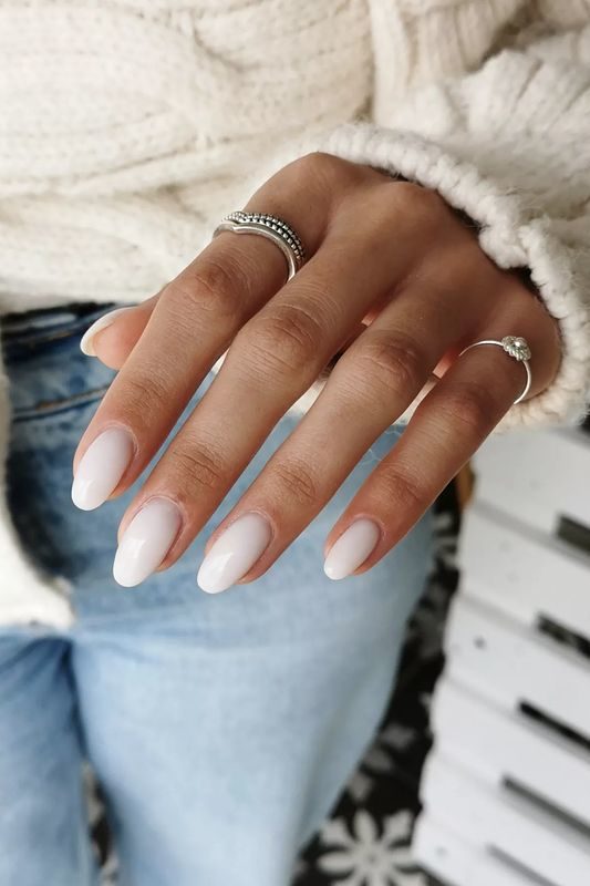Cream white nails, natural nails